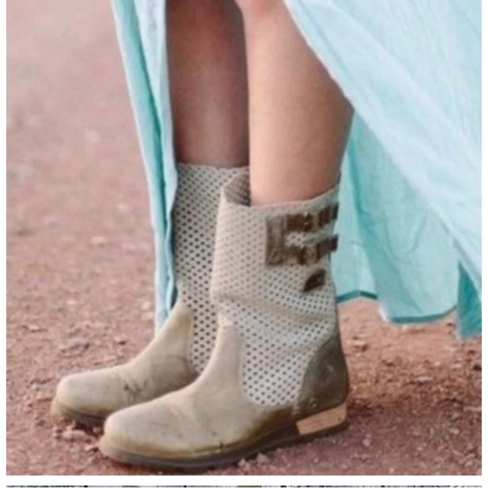 Sorel Major Pull-on Perforated Leather Buckle Boots Size 10.5